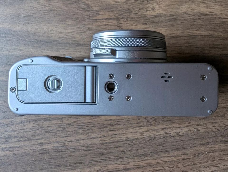 Fujifilm X100V 26.1MP Compact Camera - Silver